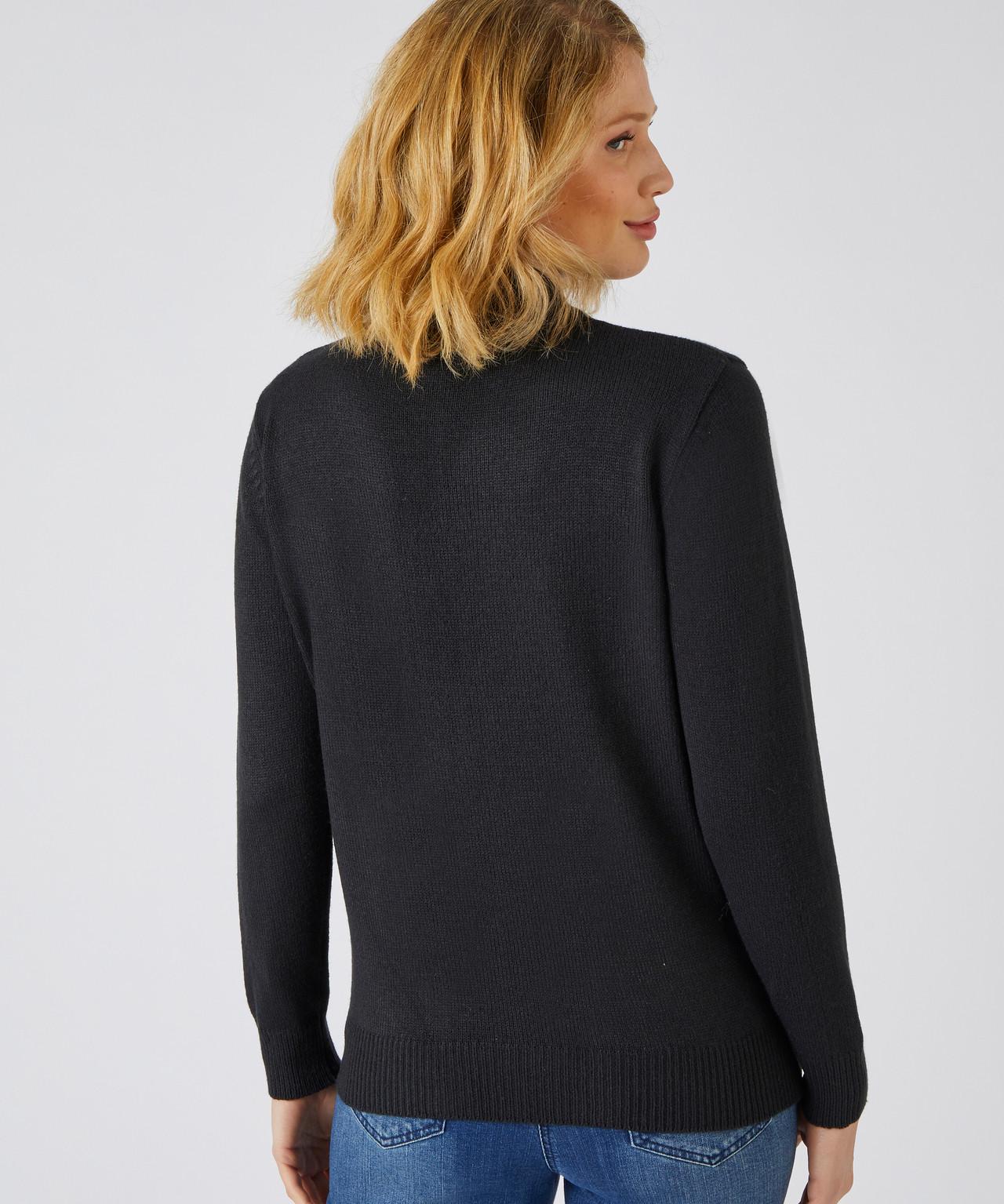 Damart  Pull col montant, maille jersey souple. 