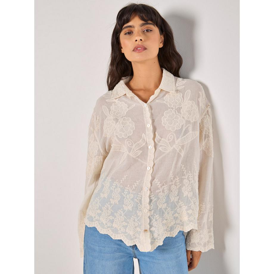 Chemise en coton à broderies florales