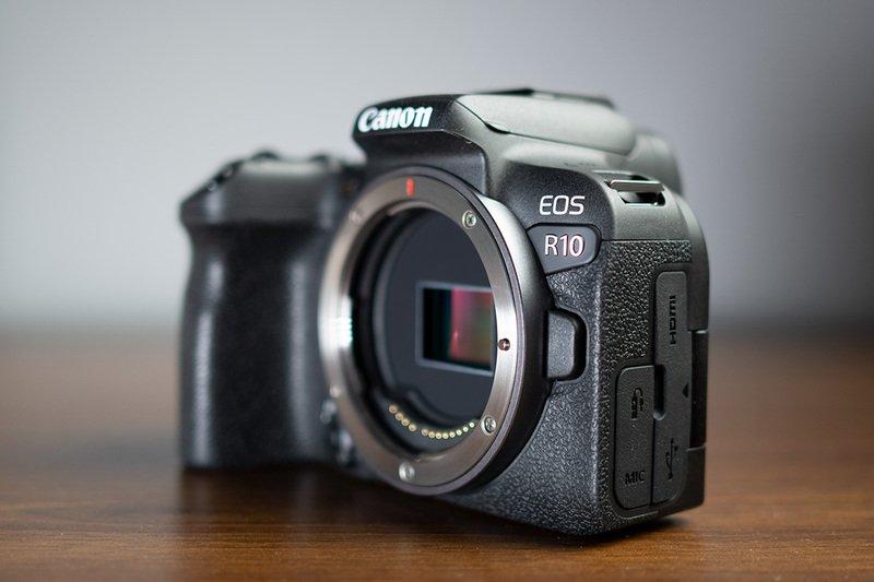Canon  Canon EOS R10 Body (Kitbox) 