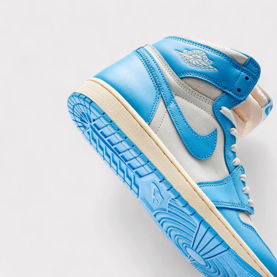 NIKE Air Jordan 1 High OG Sneakers  