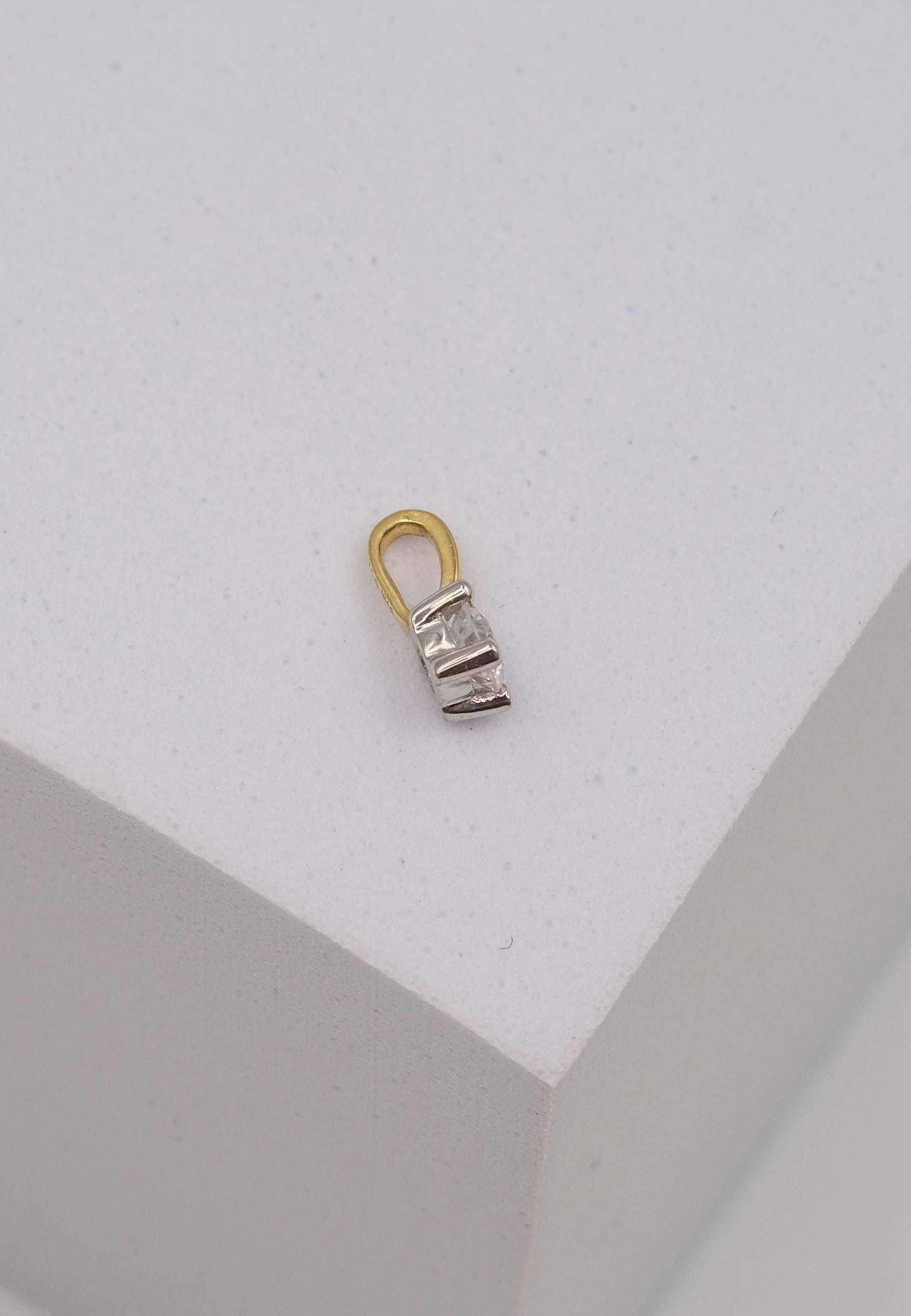 MUAU Schmuck  Solitär Anhänger 4-Griff-Fassung Gelbgold 750 Diamant 0.10ct. Fassung Weissgold 750, 7x4mm 