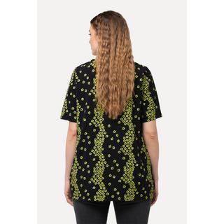 Ulla Popken  T-shirt a fiori con pieghe decorative, scollatura a V e mezze maniche 