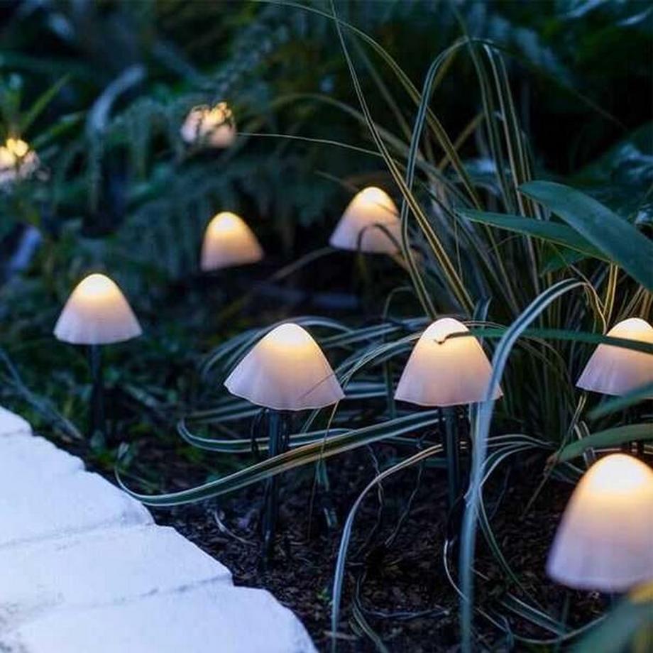 Lumi jardin  10 mini-champignons lumineux solaires à piquer balisage allée CHAMPY LED blanc chaud 3.8m 