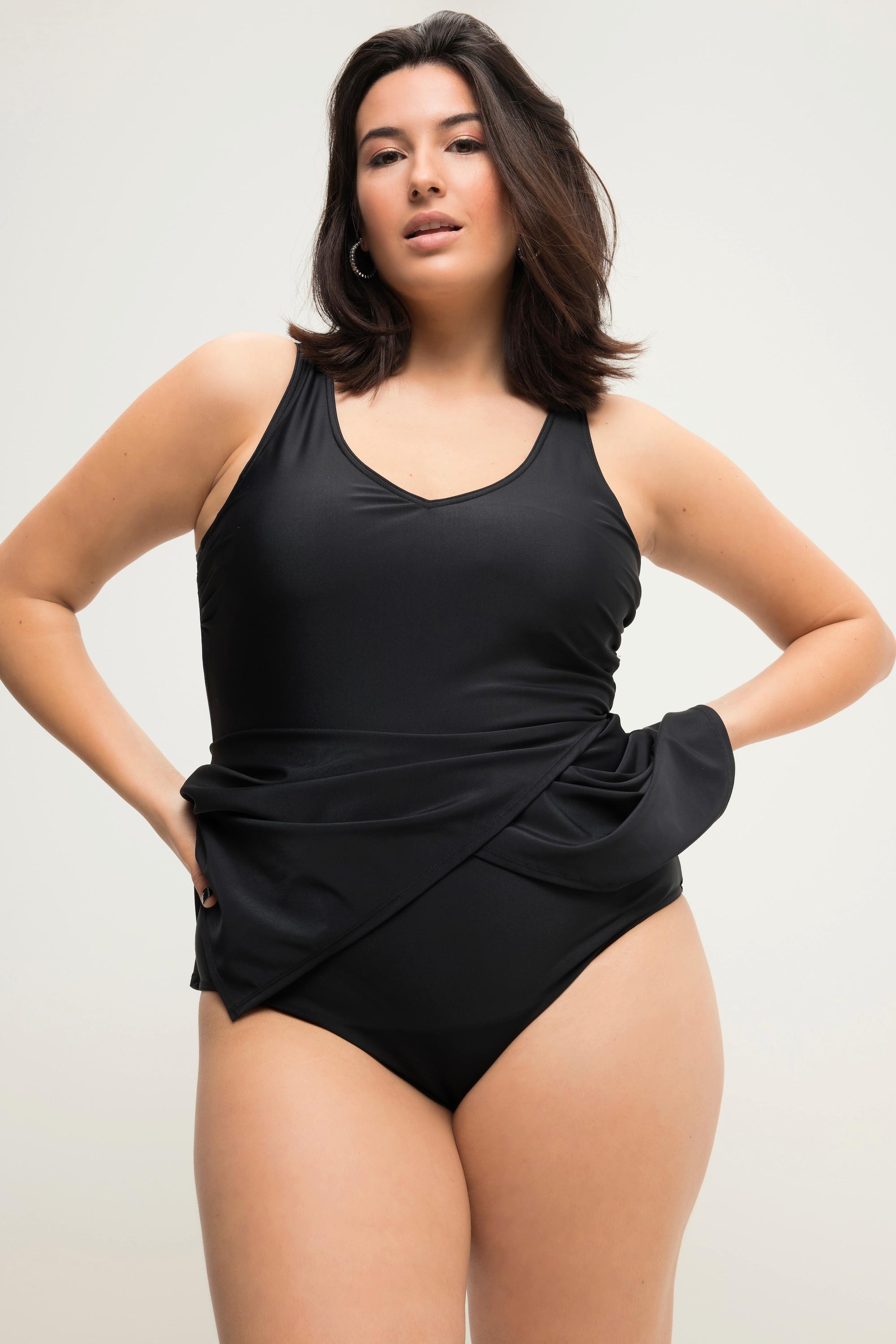 Studio Untold  Robe de bain à bonnets souples avec un maillot de bain intégré et jupe portefeuille 