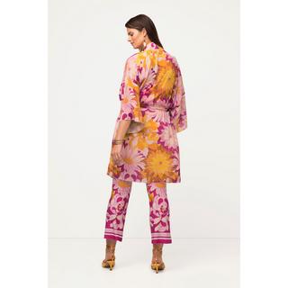 Ulla Popken  Kimono. Imprimé floral. Ceinture à nouer. Col châle et manches 3/4. 