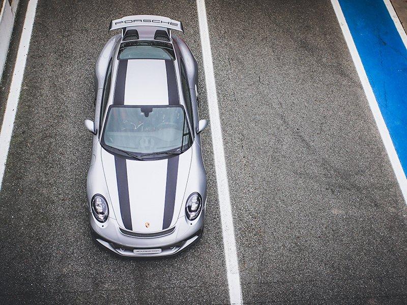 Smartbox  1 Runde mit einem Porsche 911 GT3 auf dem Circuito di Vairano für 1 Person - Geschenkbox 