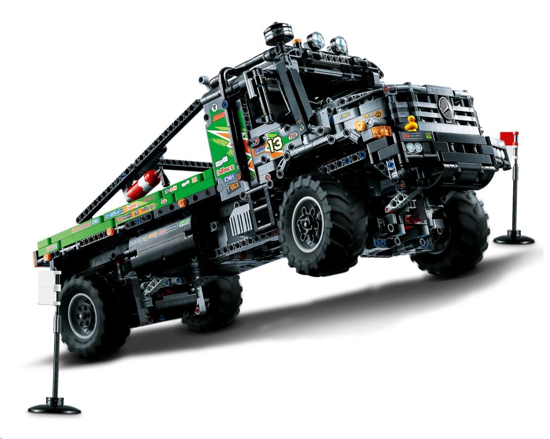 LEGO®  LEGO Technic Camion fuoristrada 4x4 Mercedes-Benz Zetros controllato da app 