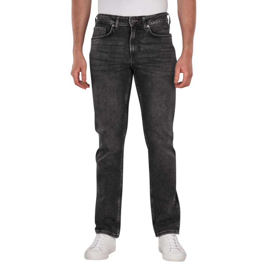 Cash Straight Fit
