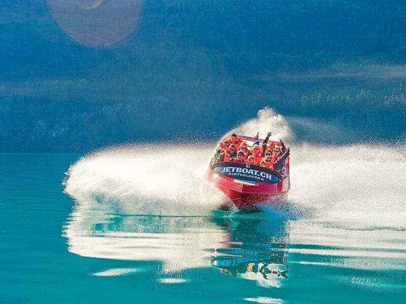 Smartbox  Divertimento in acqua a Interlaken: giro in Jet Boat con briefing per 1 bambino - Cofanetto regalo 