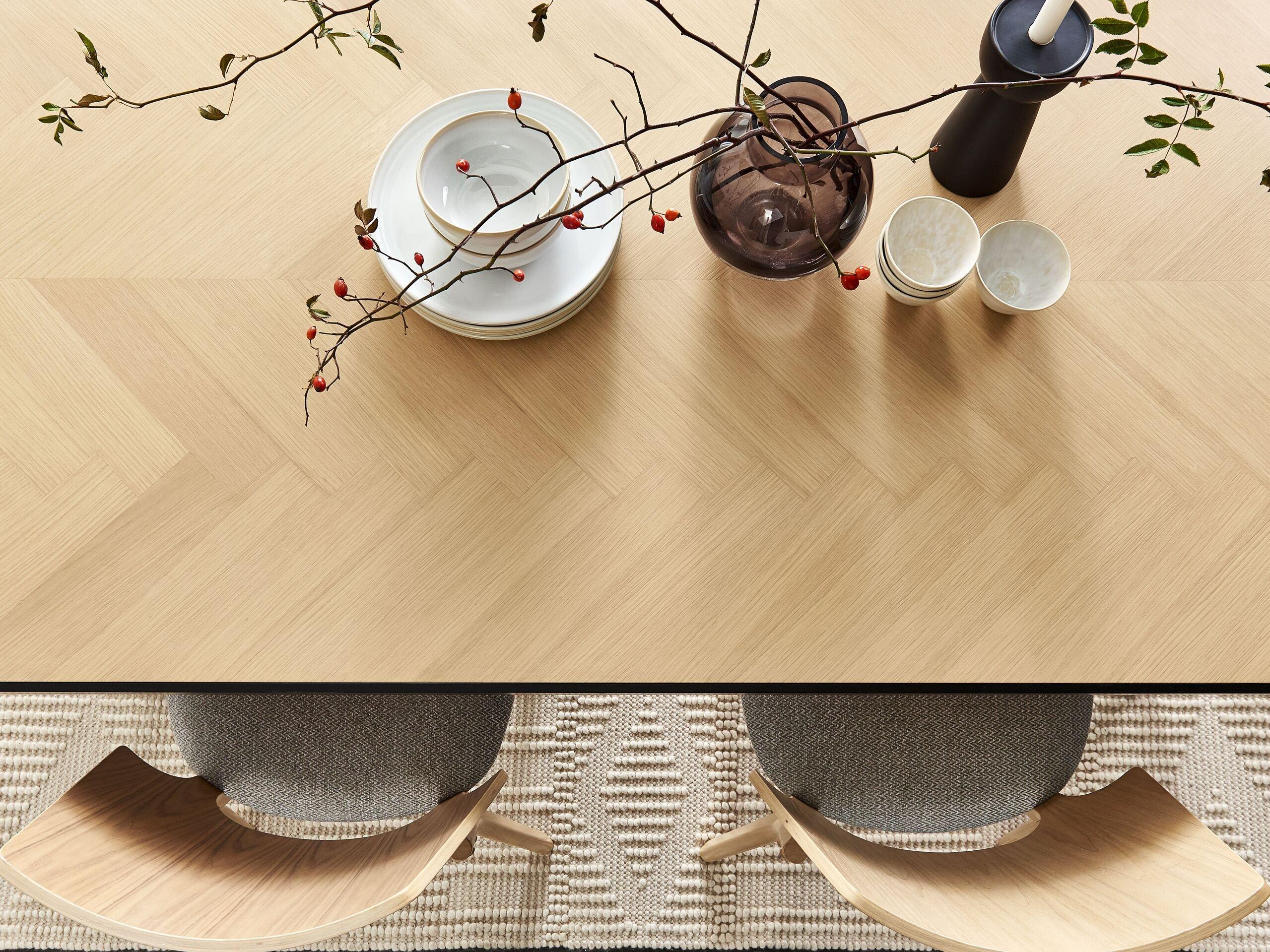 Beliani Table de repas en MDF Traditionnel IVORIE  