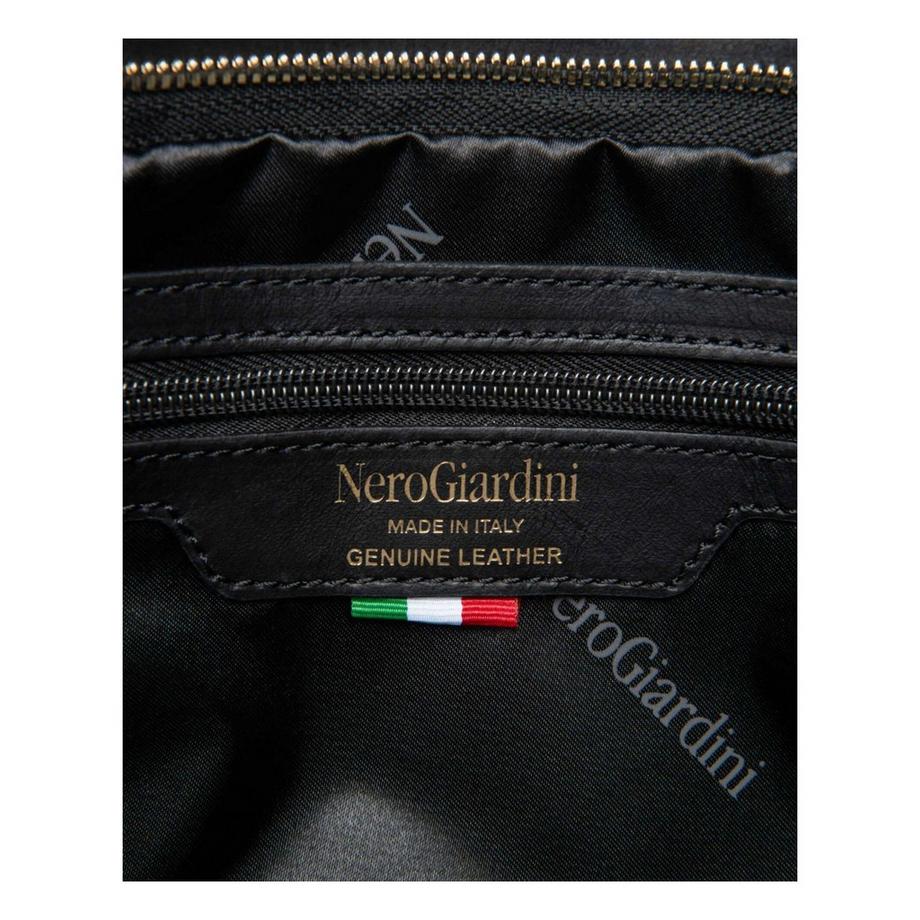 Nero Giardini Sac à bandoulière avec devant plissé et breloque pompon  