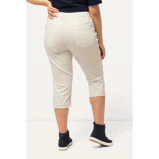 Ulla Popken  Pantaloni Capri a 7/8 modello Sienna in tessuto elasticizzato con orli sfrangiati e taglio della gamba aderente 