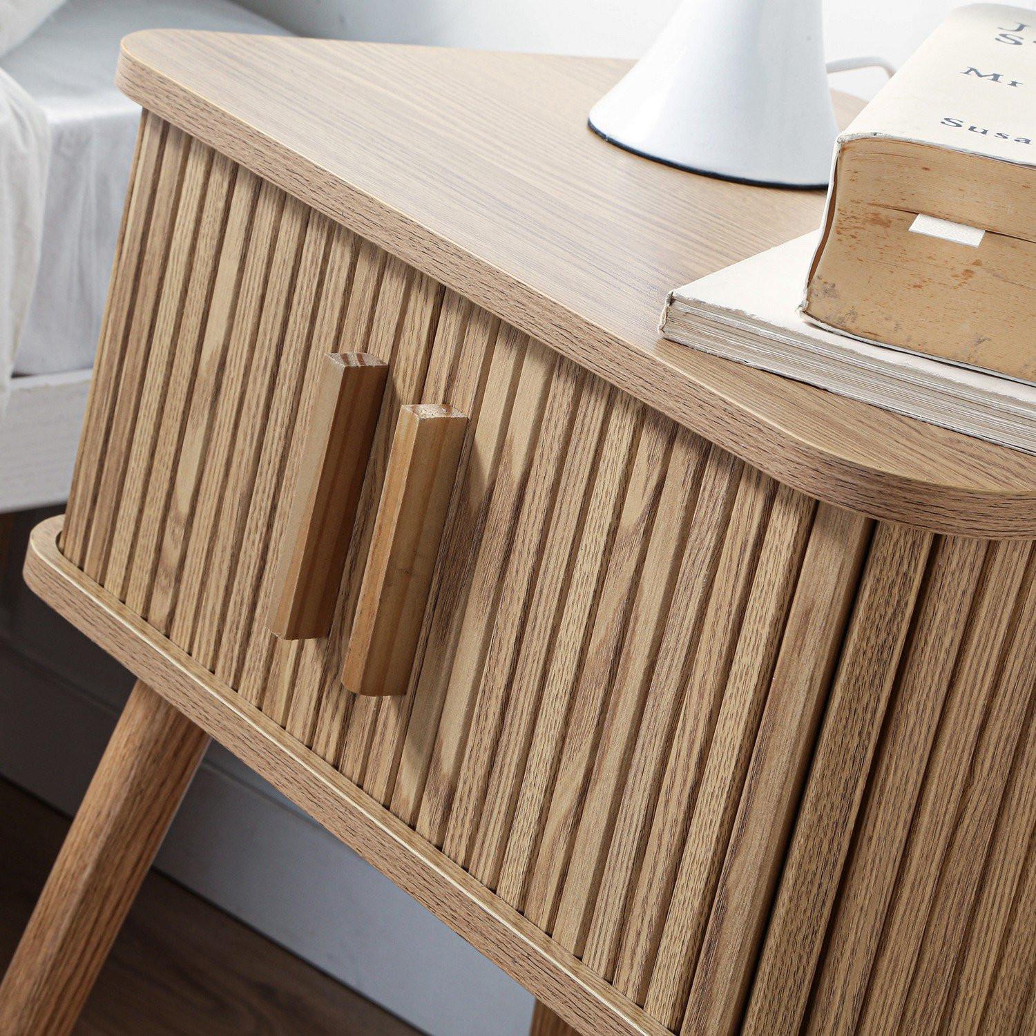 Calicosy Nachttisch mit Eichenmuster 2 Schiebetüren H59 cm - Ernest  