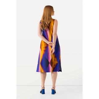 Ulla Popken  Abito midi in tessuto fluente dal taglio smanicato con design geometrico e scollo a V 