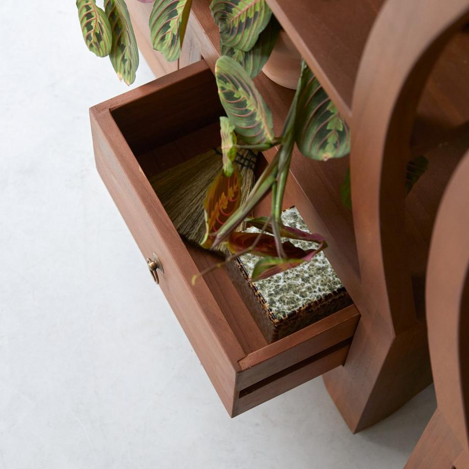 Tikamoon Bücherregal aus massivem Teak Ying Yang  