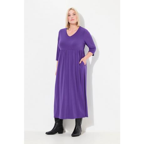 Ulla Popken  Robe en jersey coupe trapèze, avec décolleté en V et manches 3/4. Poches 