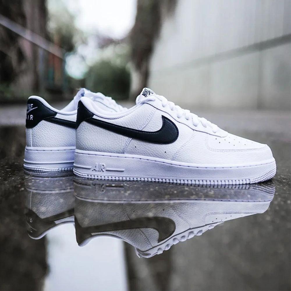 NIKE  Nike Air Force 1 - White / Black 