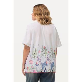 Ulla Popken  Blouse oversize avec broderies. Décolleté en V et manches courtes. 