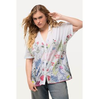 Ulla Popken  Blouse oversize avec broderies. Décolleté en V et manches courtes. 