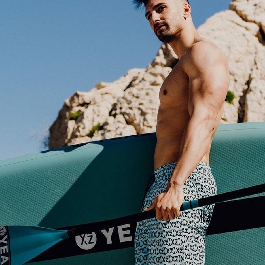 YEAZ DAZZERS Monogram Badeshorts  