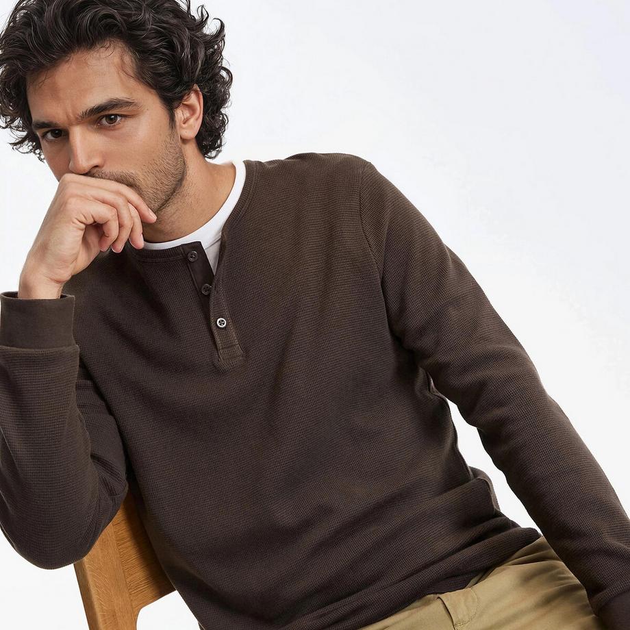 T-shirt col tunisien