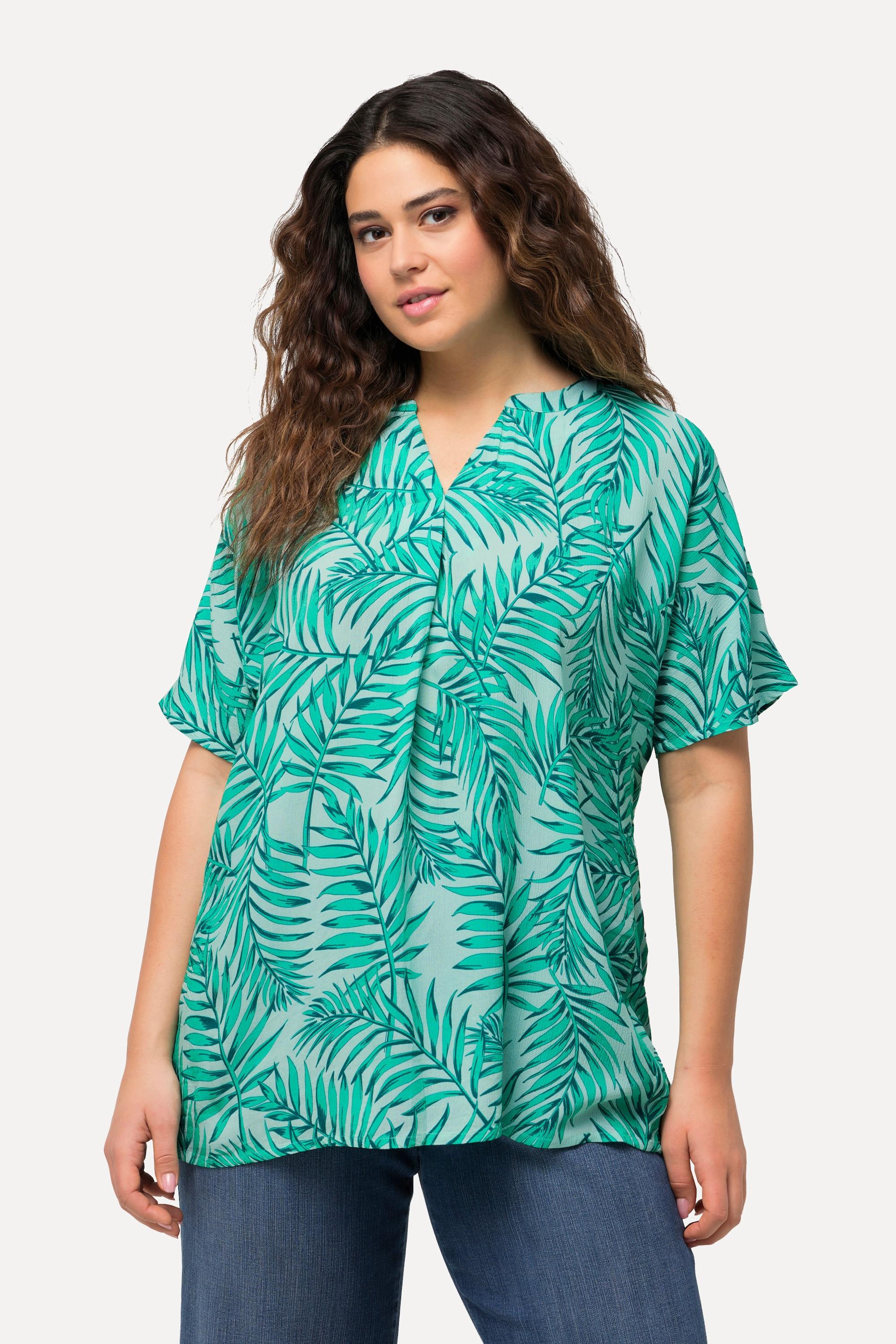 Ulla Popken  Blouse en crêpe motif palmiers à manches courtes et encolure en V. Ligne A 