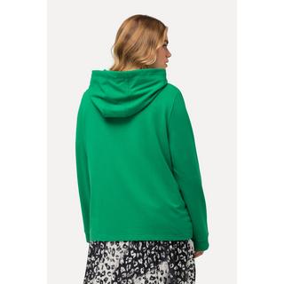 Ulla Popken  Sweat-shirt à capuche et manches longues. Imprimé noms de villes. 