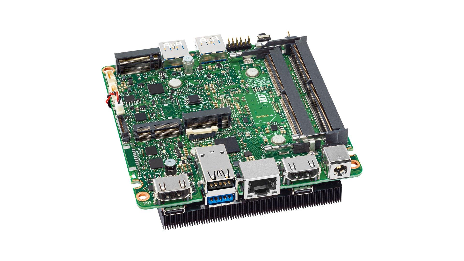 Intel  NUC11TNBi3 BGA 1449 UCFF 