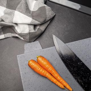 Intirilife Schneidebrett Set 5-teilig mit 4 Brettern und einer Halterung  