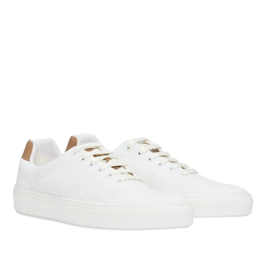 Sneaker Katie, Leder