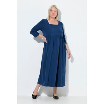 Abito di jersey dal taglio svasato con scollo rettangolare e maniche a 3/4