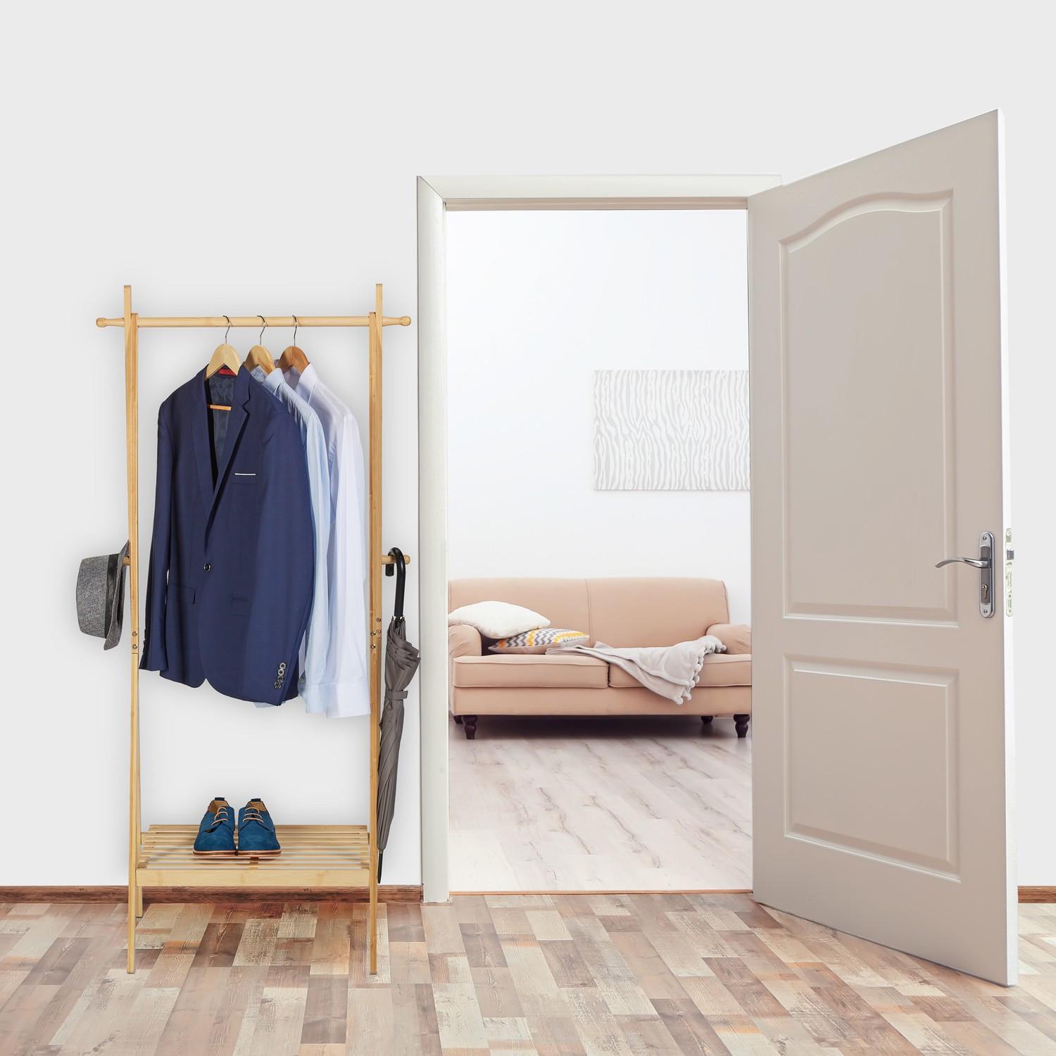 B2X Kleiderbügel aus Bambus mit Ablage  