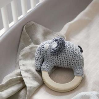 sebra  Hochet en crochet gris 