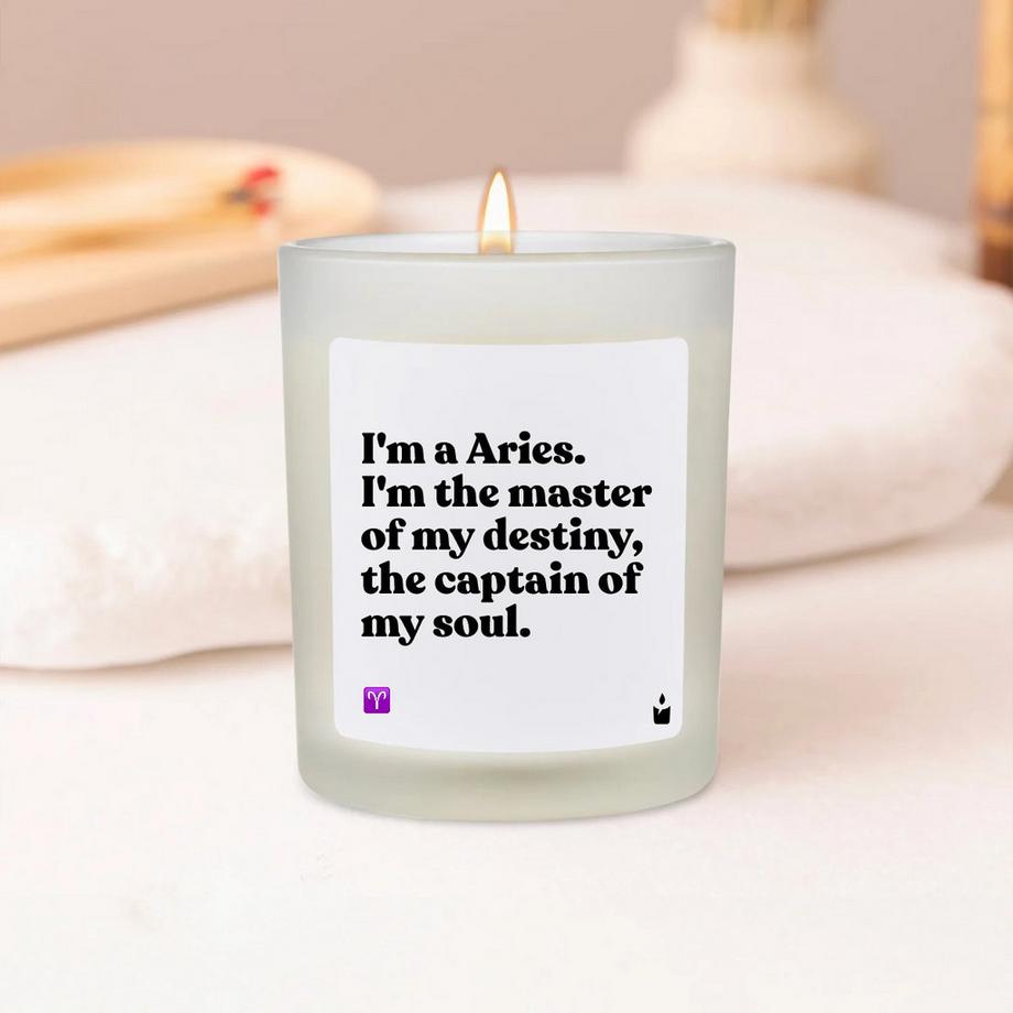 CandleHand Duftkerze Woody I'm a Aries. I'm the master of my destiny, the captain of my soul.  