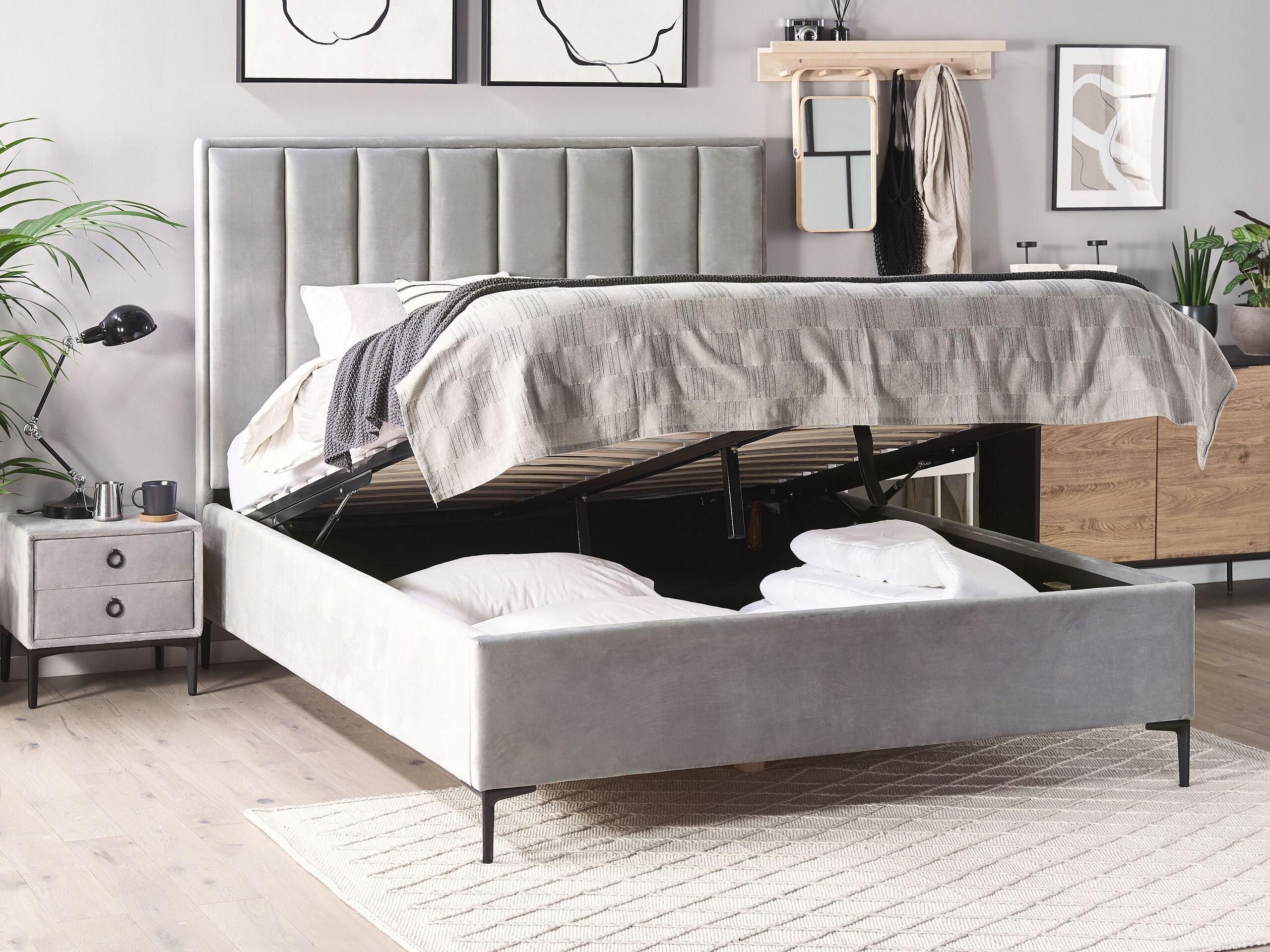 Beliani Bett mit Lattenrost aus Samtstoff Modern SEZANNE  