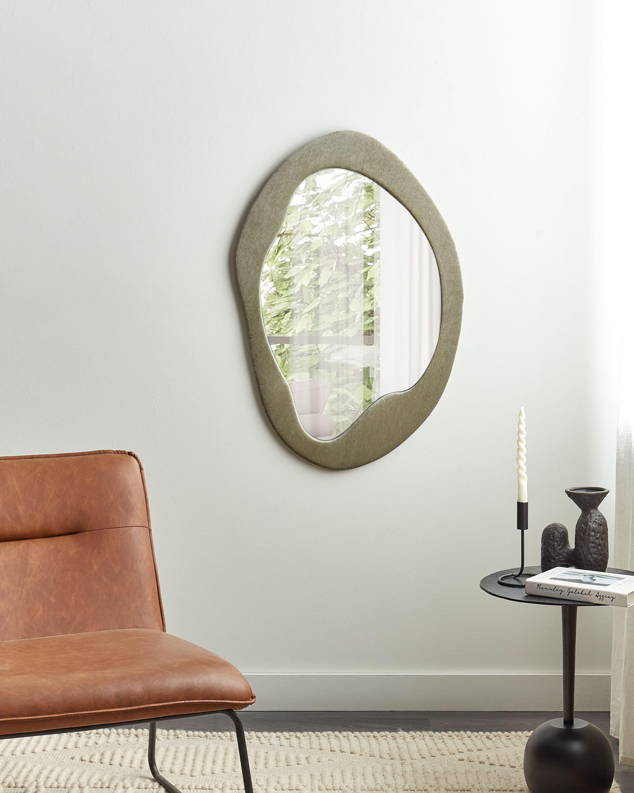 Beliani Wandspiegel aus Samtstoff Retro LENAX  