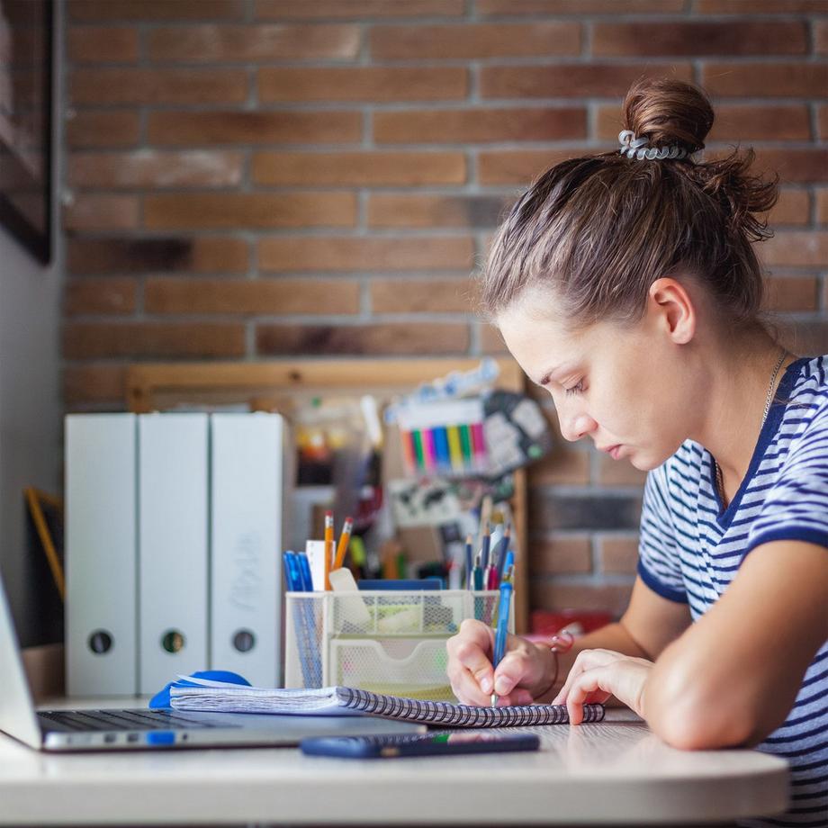 B2X  Portapenne bianco 