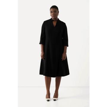 Robe midi à col montant, encolure en V et manches 3/4, poches