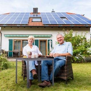 Northix Quadratischer Gartentisch in Holzoptik  