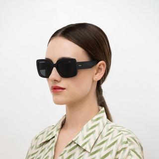 INVU Polarisierte Sonnenbrille mit Etui  