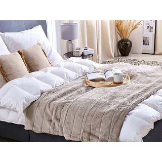 Beliani LABYAR Skandinavische Polyester Kuscheldecke  