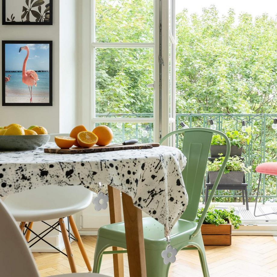 B2X  Lot de 16 nappes en papier pliées à fleurs 