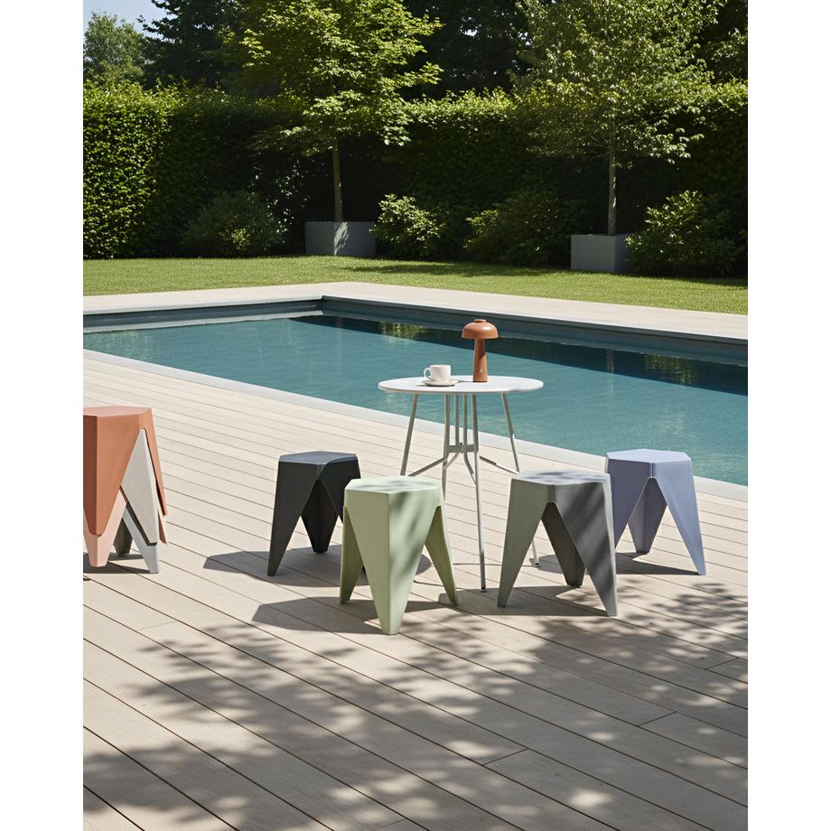 Beliani Gartenhocker 4er Set aus Kunststoff Modern KARAVOS  