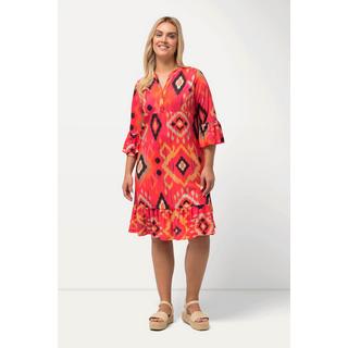 Ulla Popken  Robe mini coupe trapèze, imprimé ethnique, décolleté en V et manches 3/4 