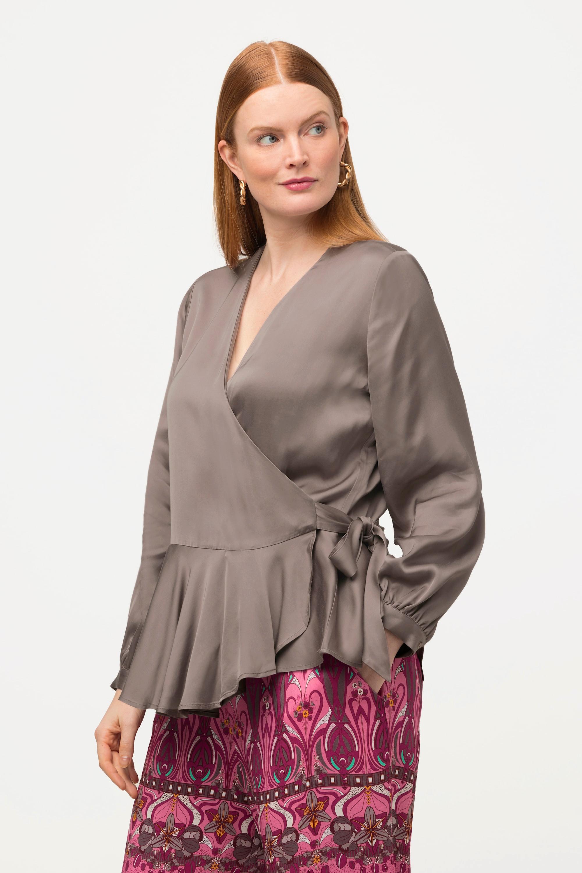 Ulla Popken  Blusa di raso con volant, incrocio, scollo a V e maniche lunghe 