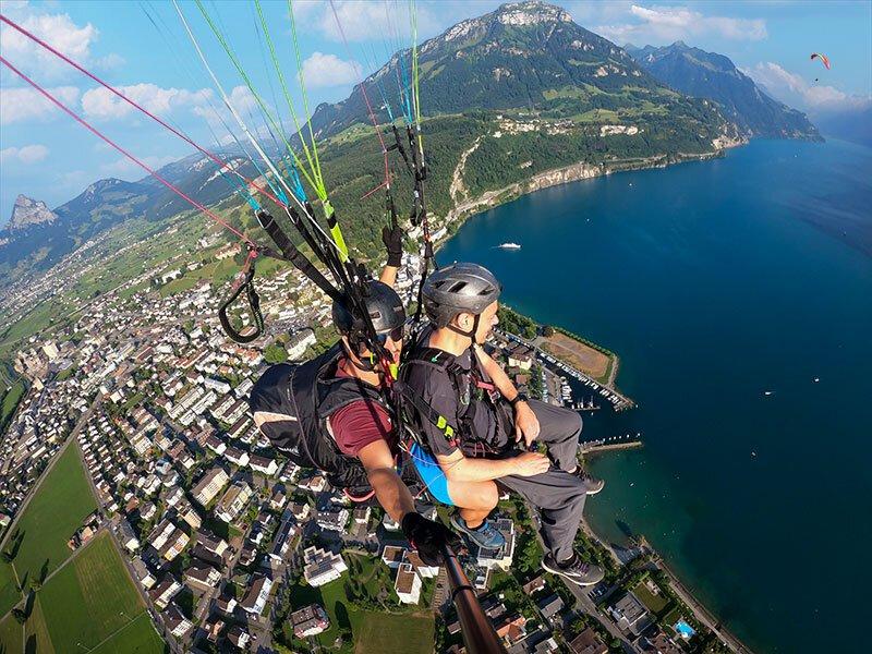 Smartbox  Atemberaubender Gleitschirmflug über dem Zürichsee - Geschenkbox 