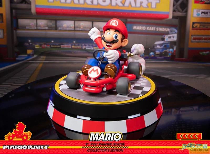 First 4 Figures  Mario Kart PVC Statue Mario - Collector Edition (19 cm) 