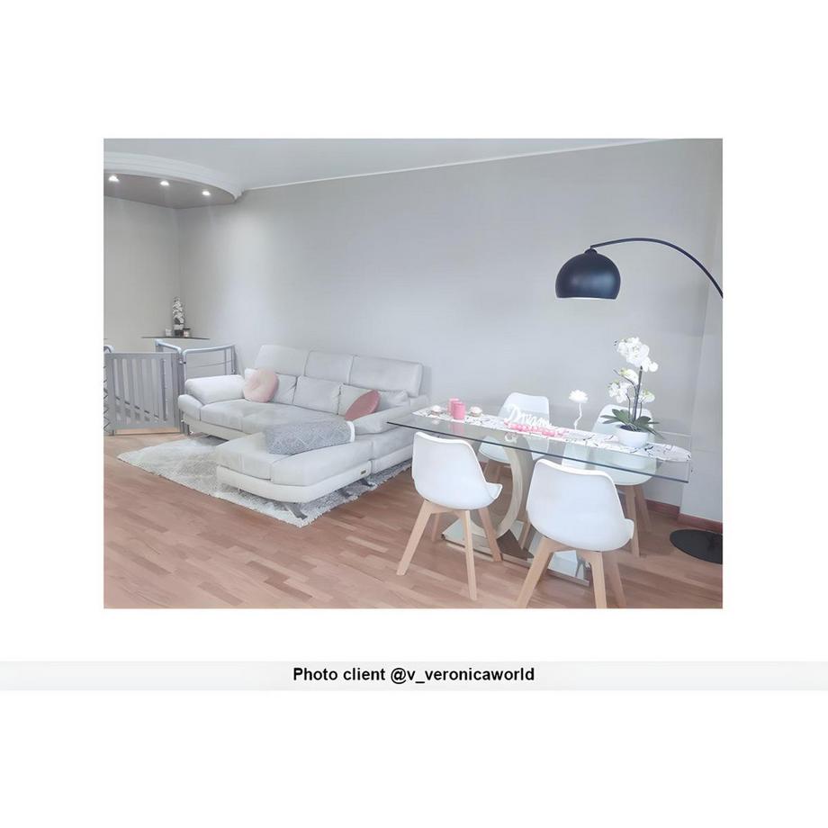 Vente-unique Table à  manger AYANE 6 cous Verre trempé MDF Chêne  