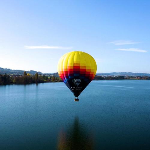 Geschenkidee  Vol en montgolfière au lac de Sempach avec photos & apéritif (pour 2 personnes) 