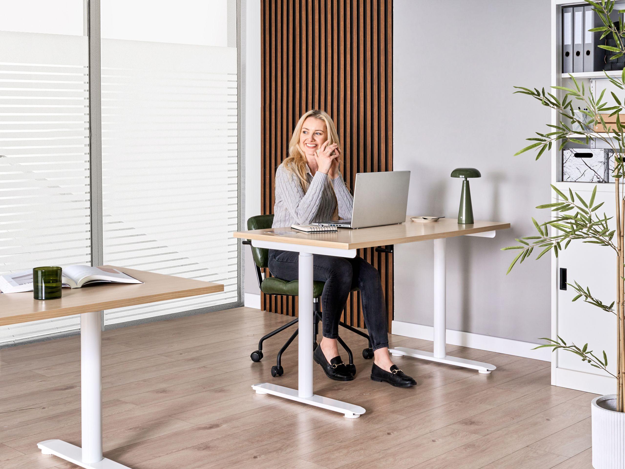 Beliani Bureau Moderne DESTINES  